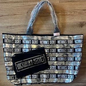 NWT Victorias Secret tote and zipper pouch set